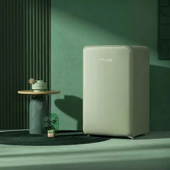 Винтажный холодильник для домашнего мини-офиса в спальне